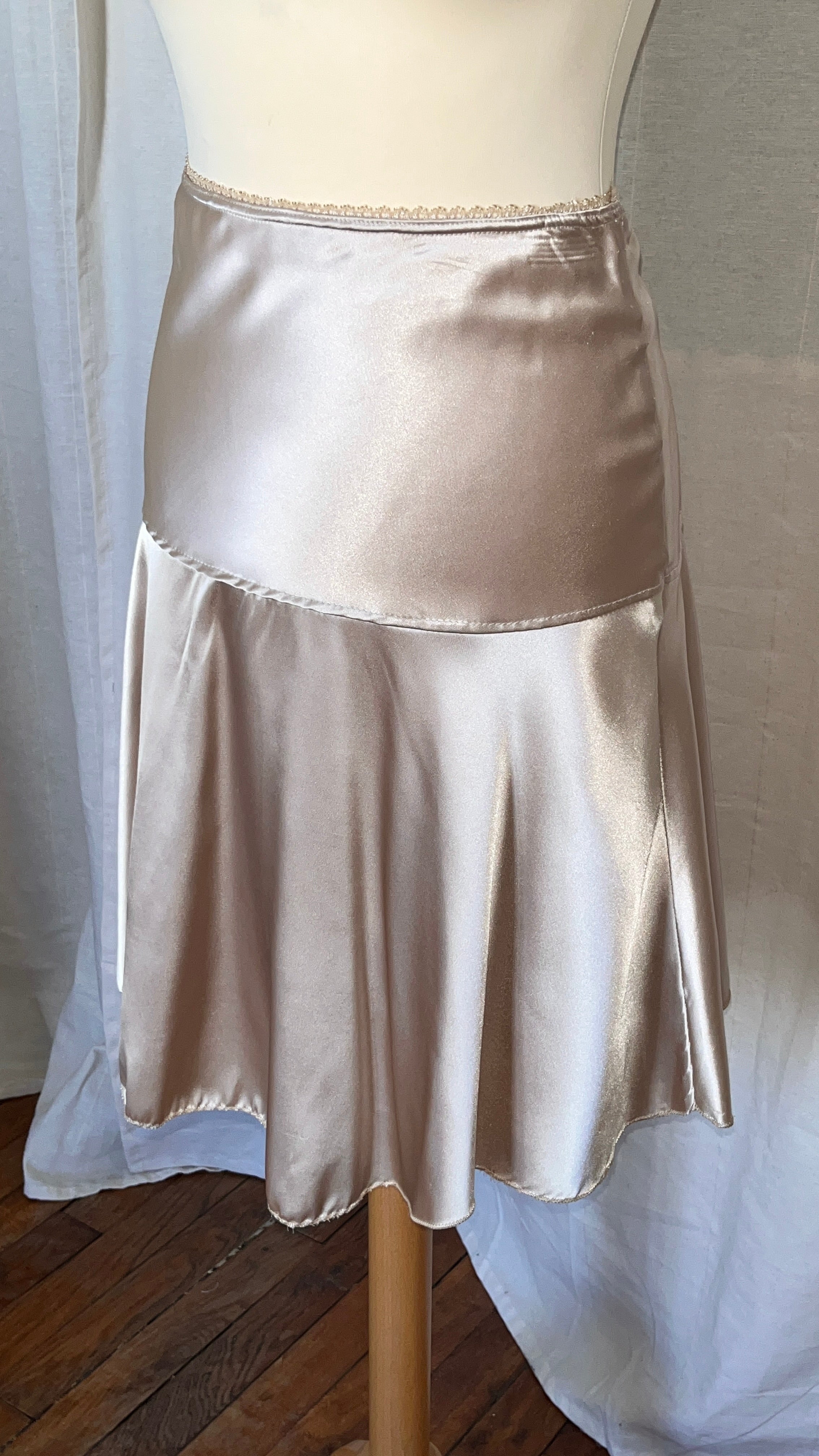 Jupe satin perle - Du 38 au 44