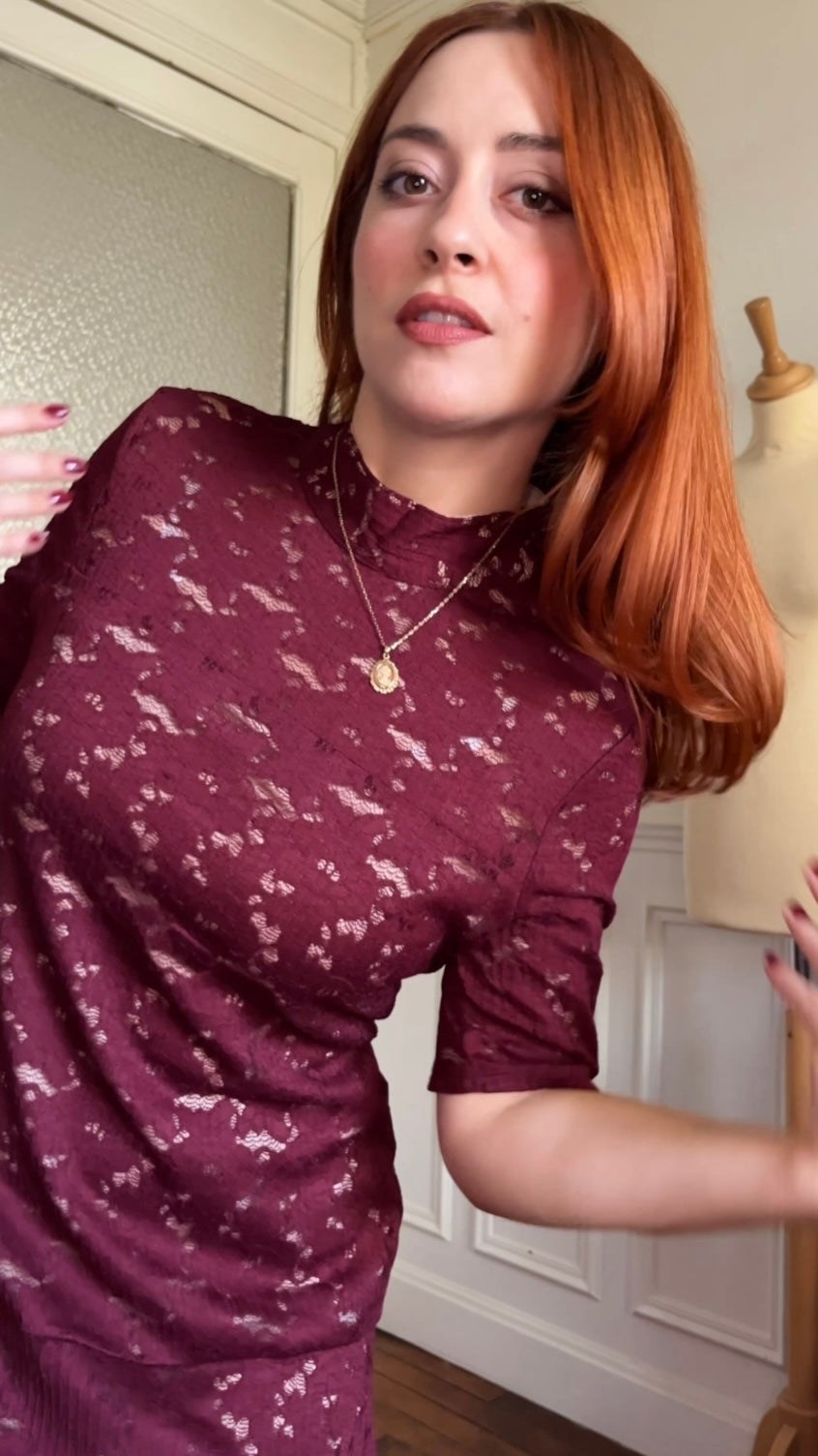 Robe dentelle bordeaux . Du 36 au 42