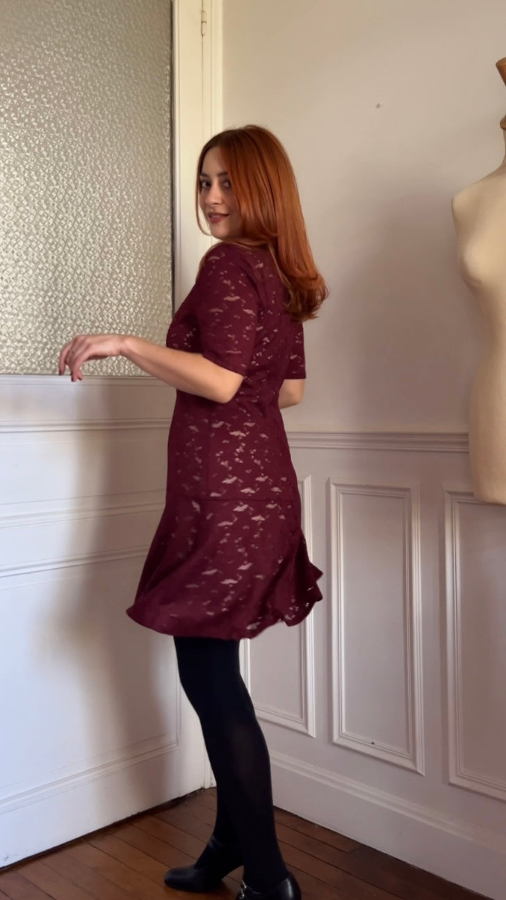 Robe dentelle bordeaux . Du 36 au 42