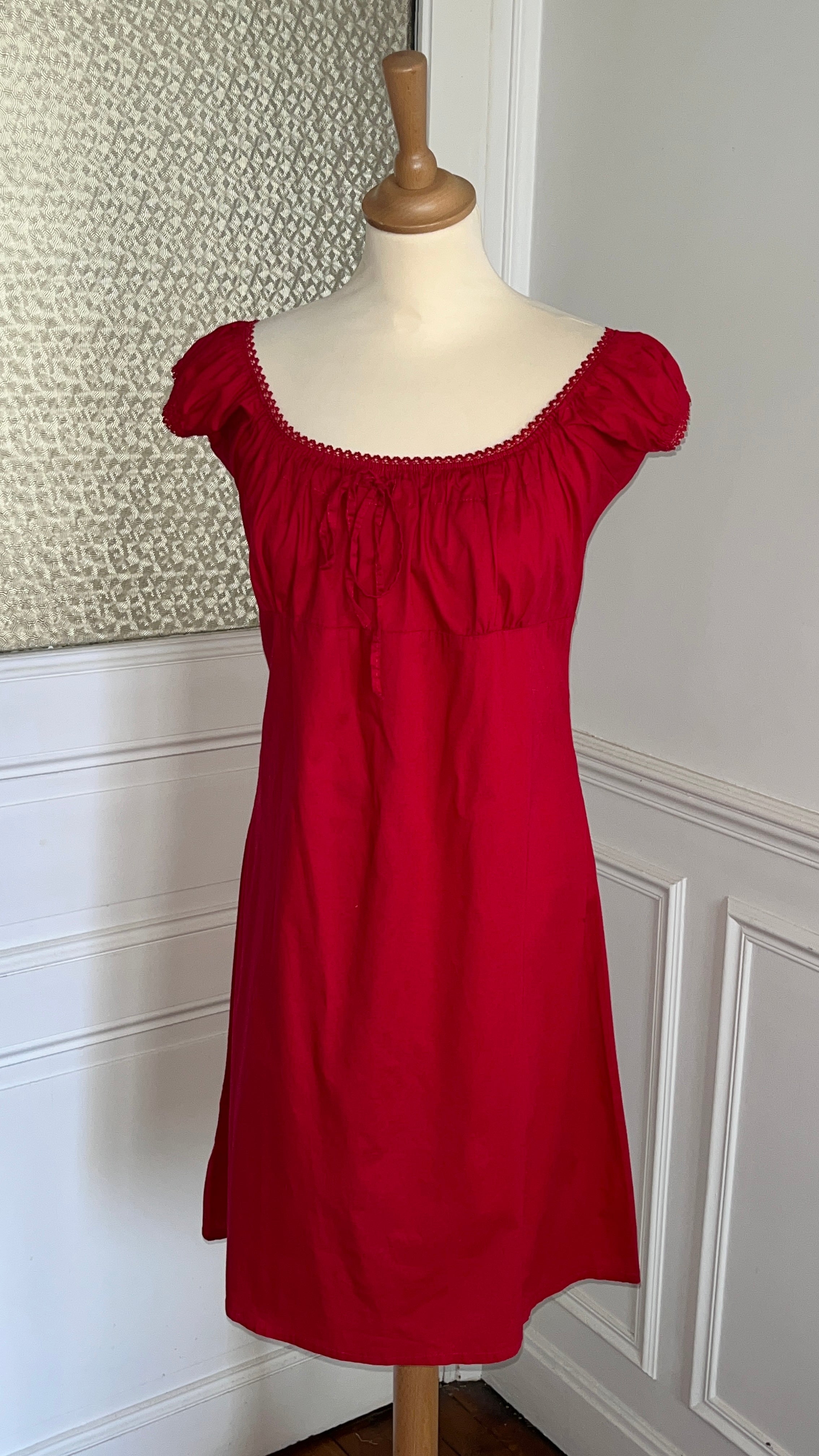Robe rouge épaules dénudées - Du 38 au 44