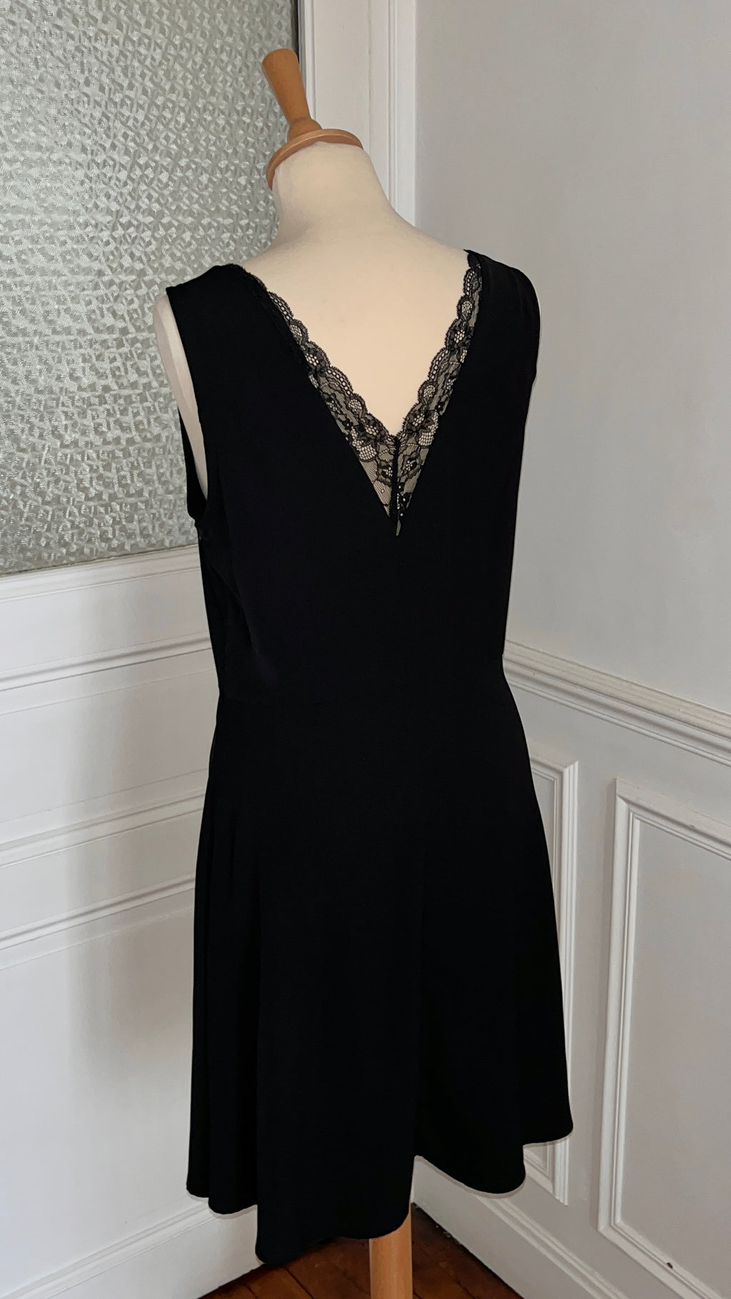 Robe encolure dentelle - Taille 40