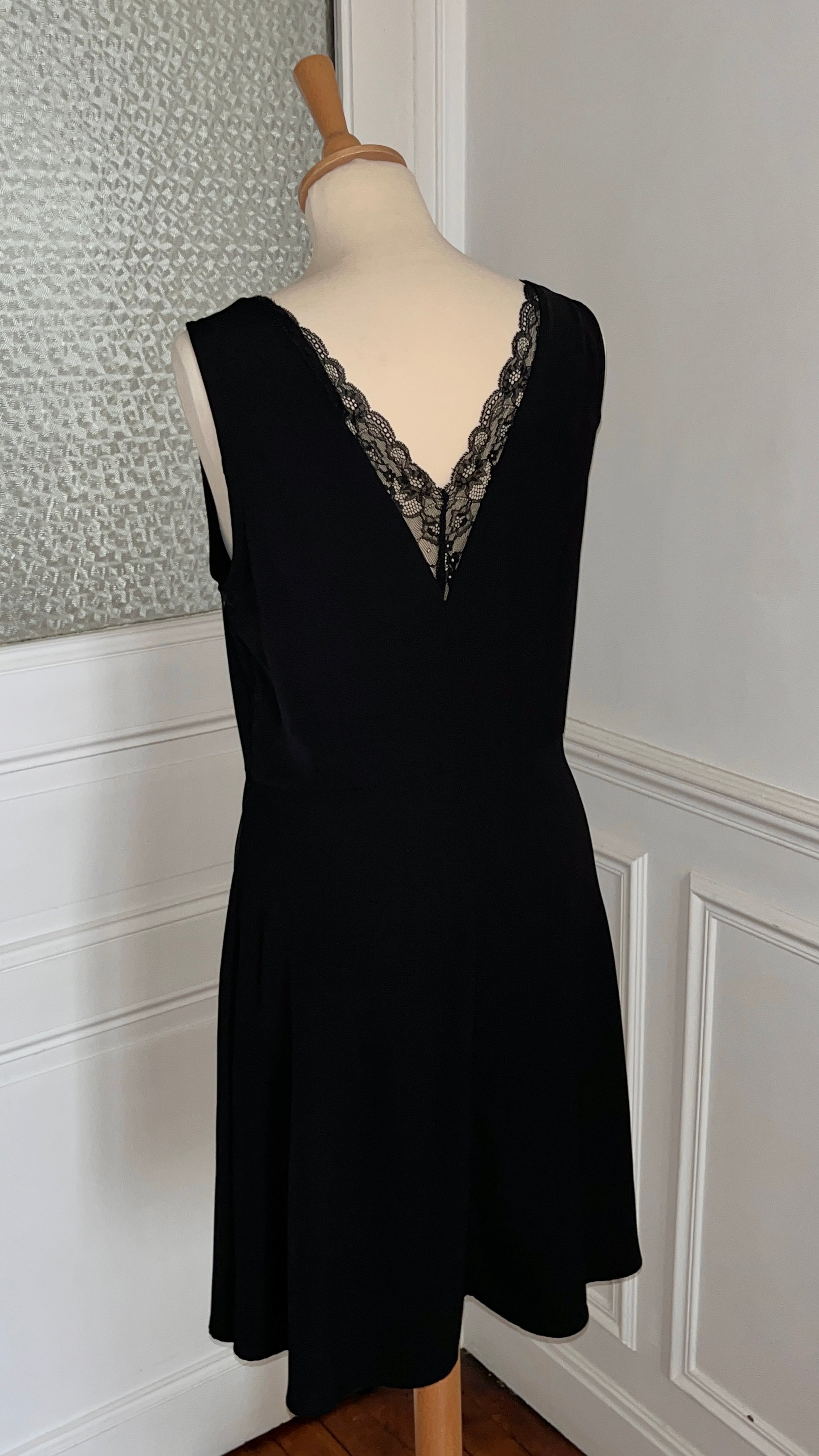 Robe encolure dentelle - Taille 40