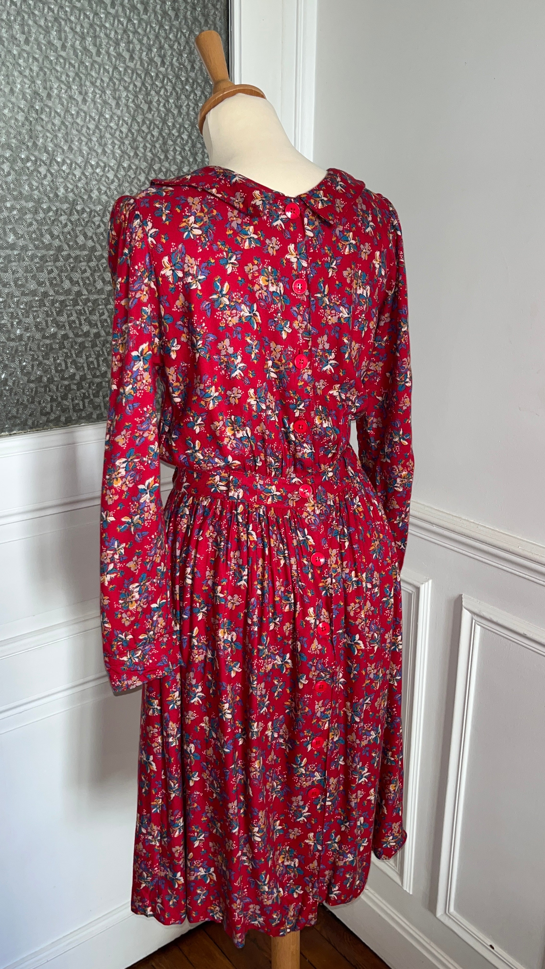Robe à fleurs vintage . Taille 38