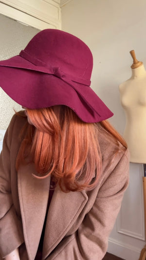 Capeline bordeaux . Taille 57