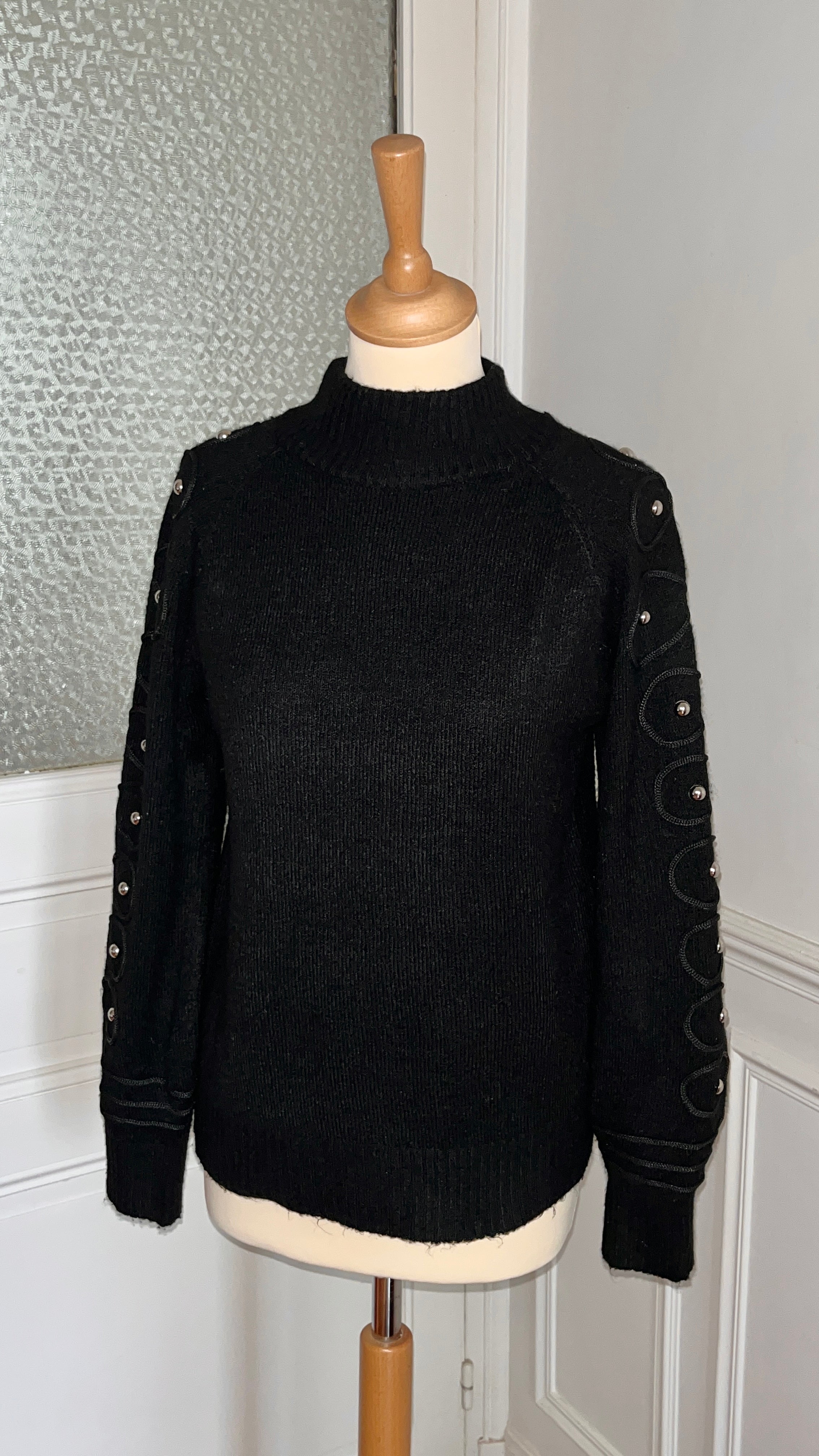 Pull à broderies - Du 38 au 44