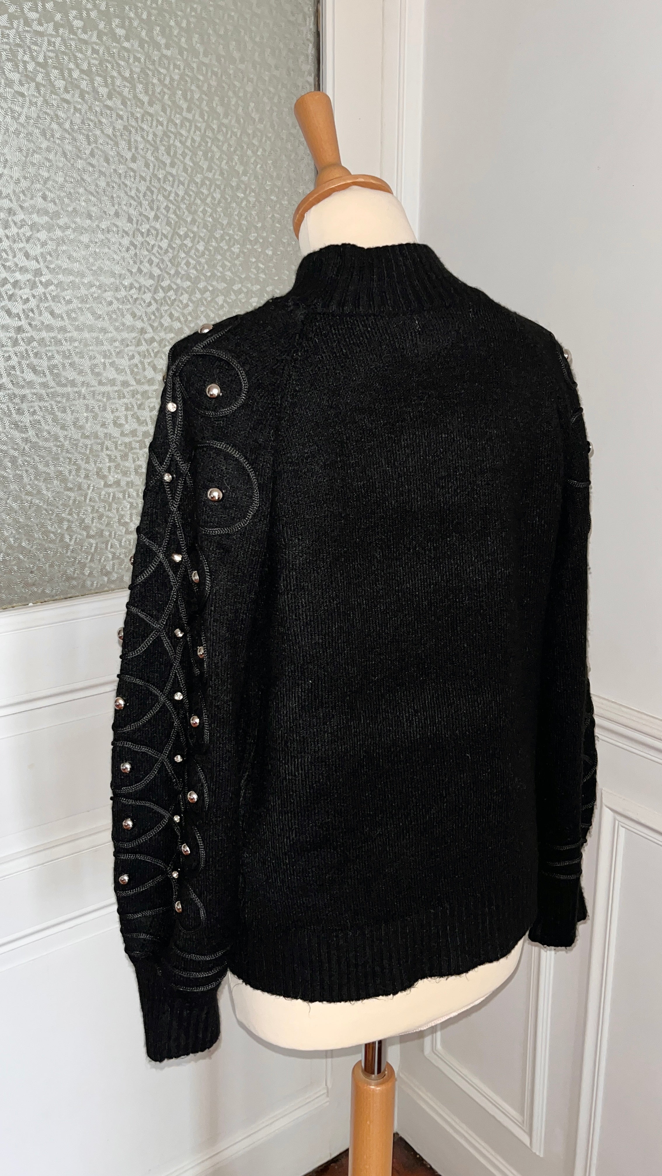 Pull à broderies - Du 38 au 44