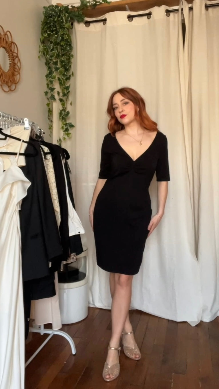 Robe noire décolletée - Du 38 au 44