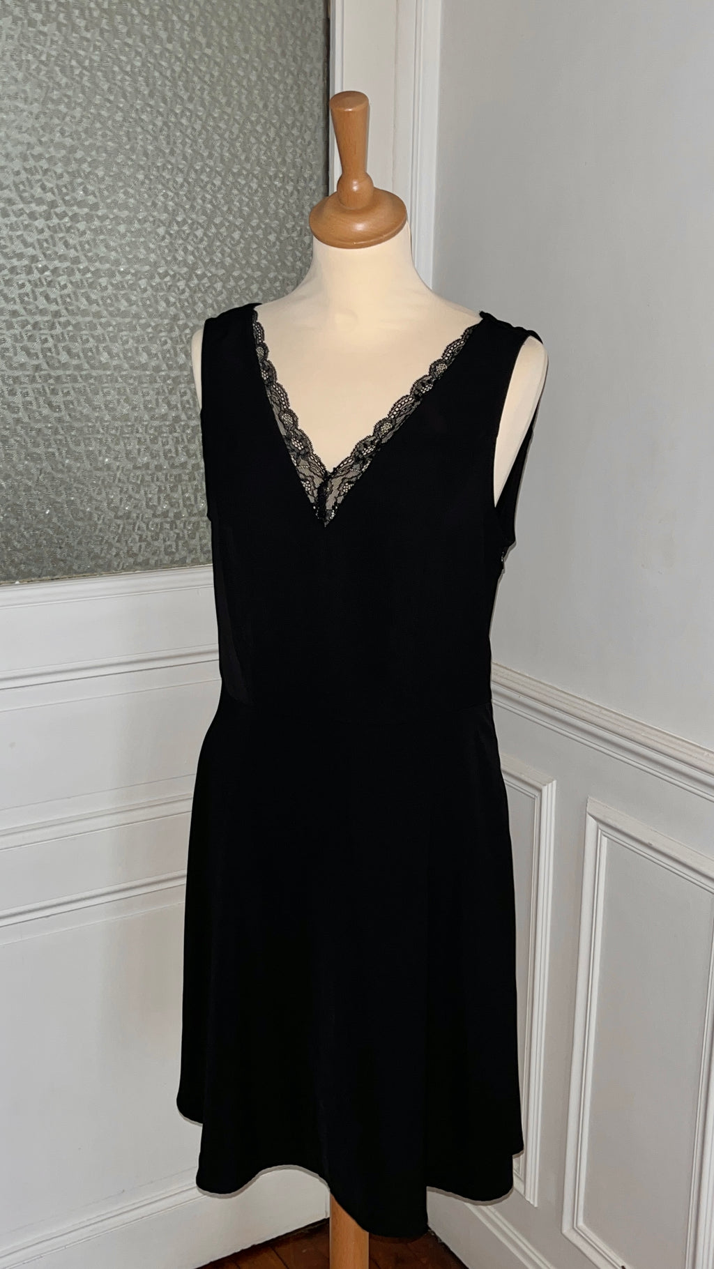 Robe encolure dentelle - Taille 40