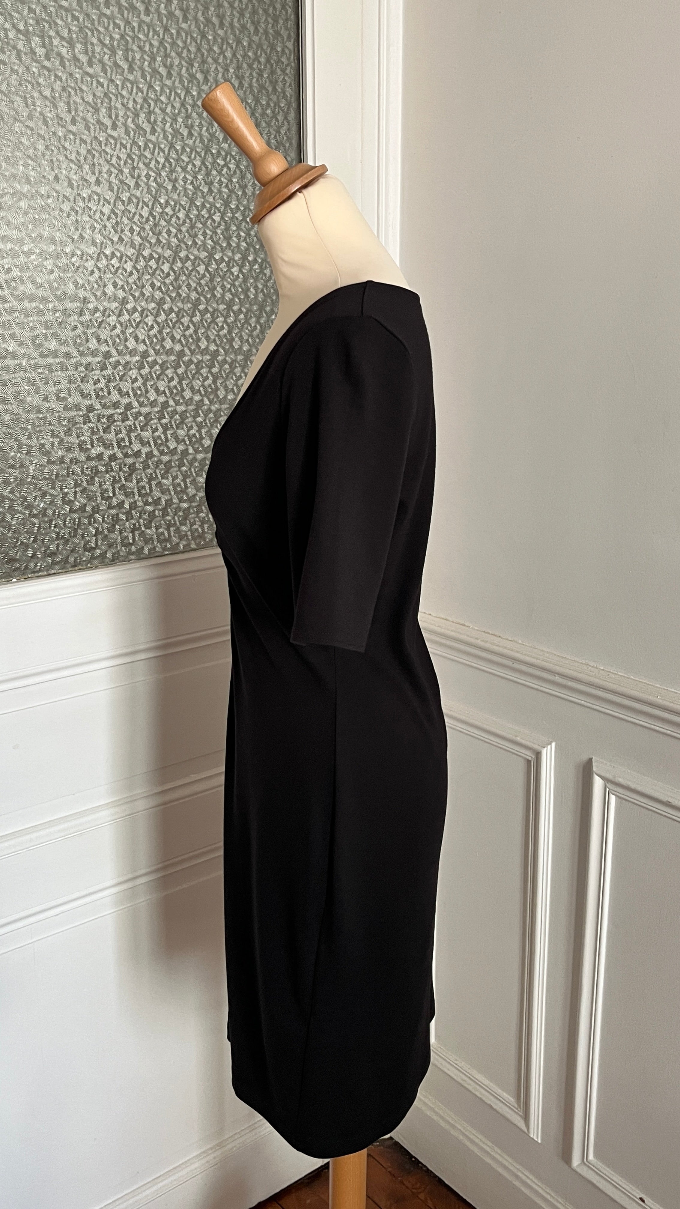 Robe noire décolletée - Du 38 au 44