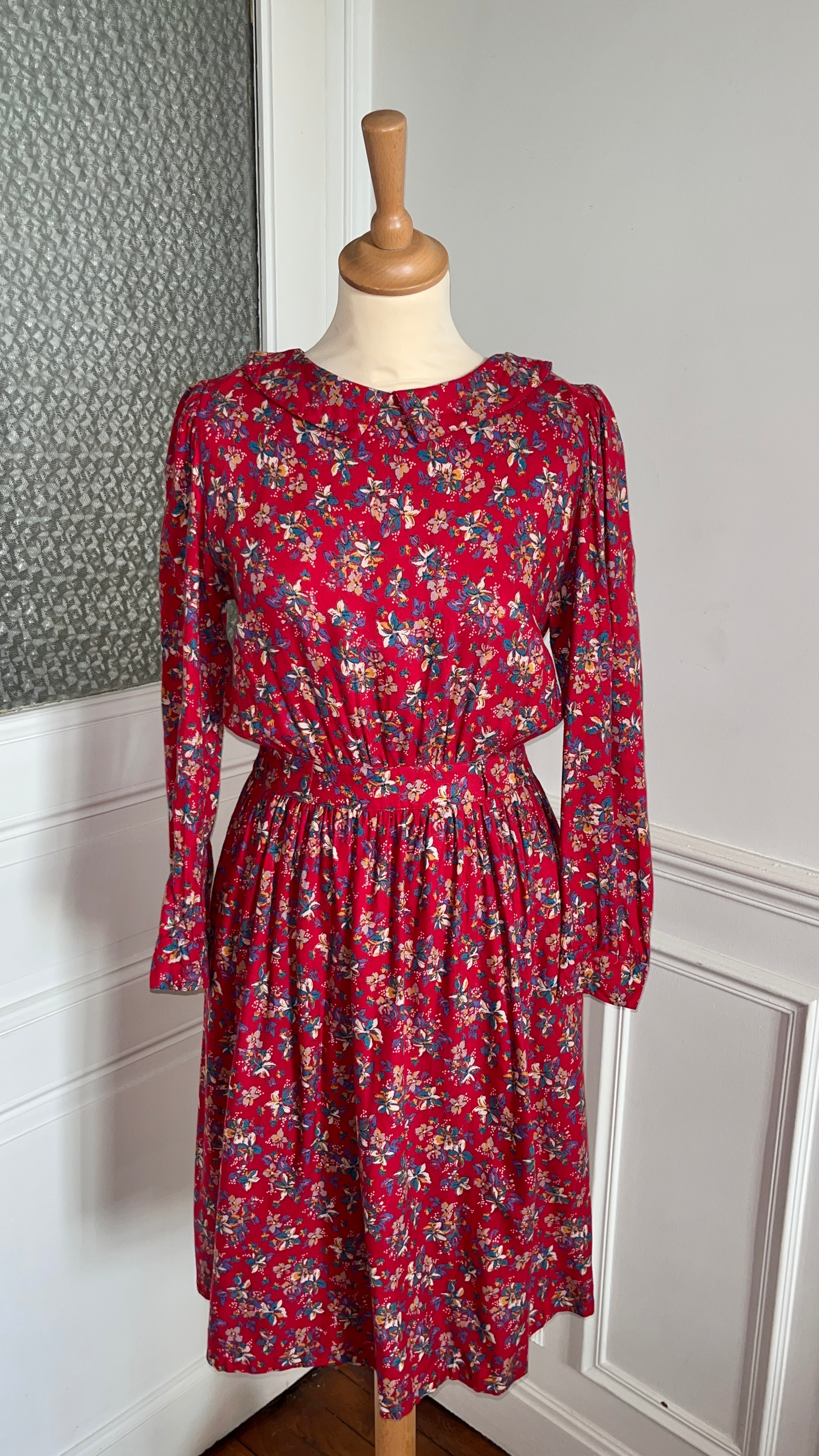 Robe à fleurs vintage . Taille 38